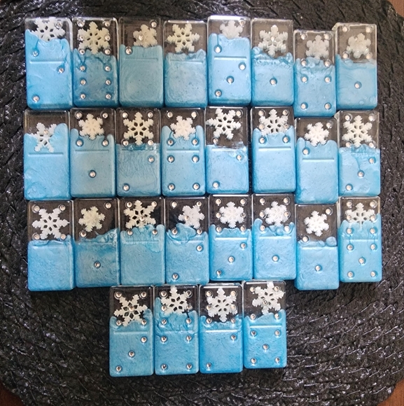 Snowflake theme Domino's - Picture 1 of 8